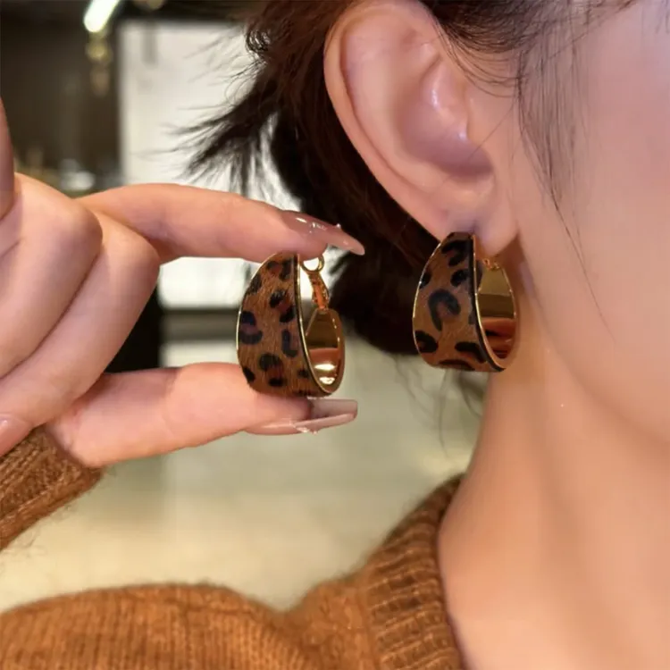 铜合金耳饰 【正品】豹纹款秋冬时尚复古豹纹圈圈耳扣小众个性设计