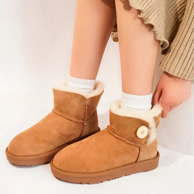 防滑【3352/5803】木扣羊皮一体桑坡2025新款雪地靴女款爆款冬季