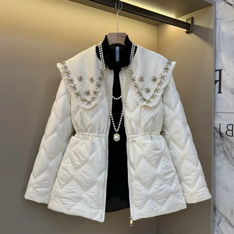 2025新款时尚娃娃领欧货洋气钉钻收腰轻奢休闲宽松保暖外套0150