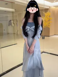 樱花妹妹 清冷纯欲风！香肩诱惑！日系氛围感连衣裙