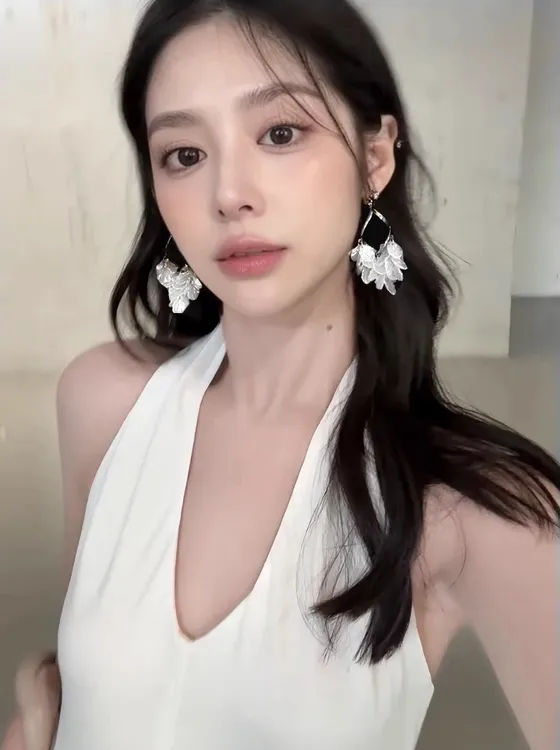 黄铜耳饰 耳畔风铃~法式高级贝壳流苏耳钉度假风耳饰精致气质饰品