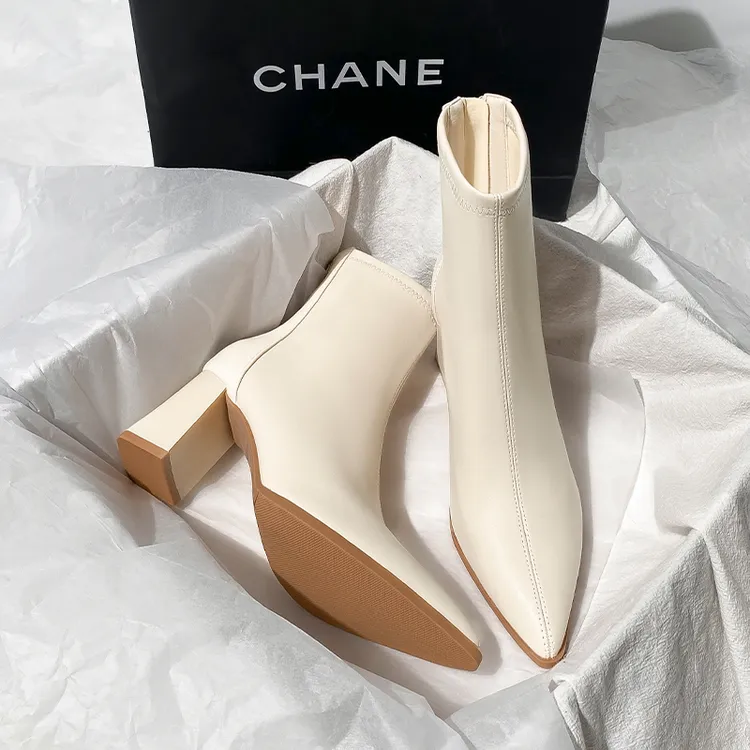 2025新款白色瘦瘦靴女粗跟高跟裸靴英伦风马丁靴小短靴洋气又高级