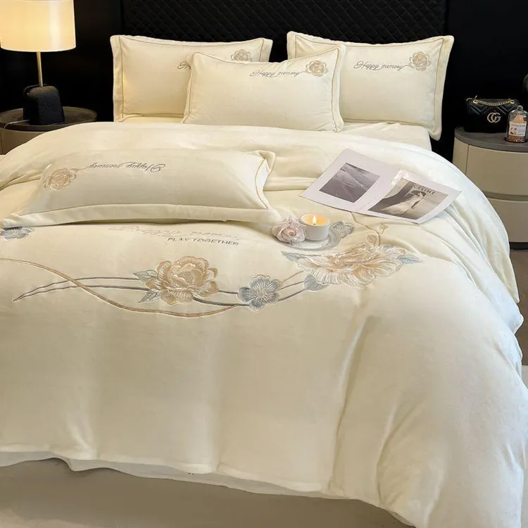 冬季加绒加厚牛奶绒四件套保暖刺绣双面绒珊瑚绒被套法兰绒床裙款