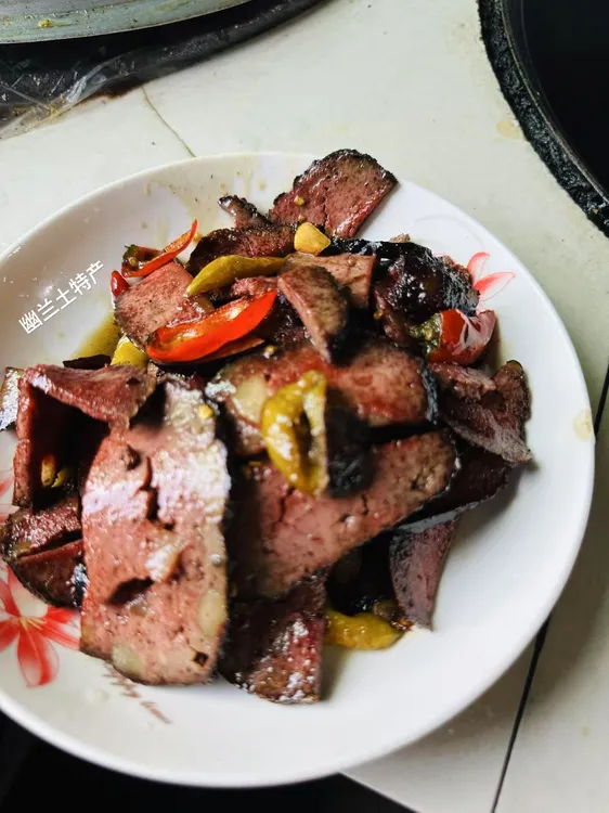 大别山农家特色小吃猪血丸子猪血豆腐粑