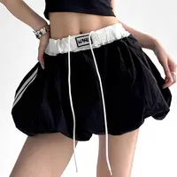 辣妹拼色花苞短裤