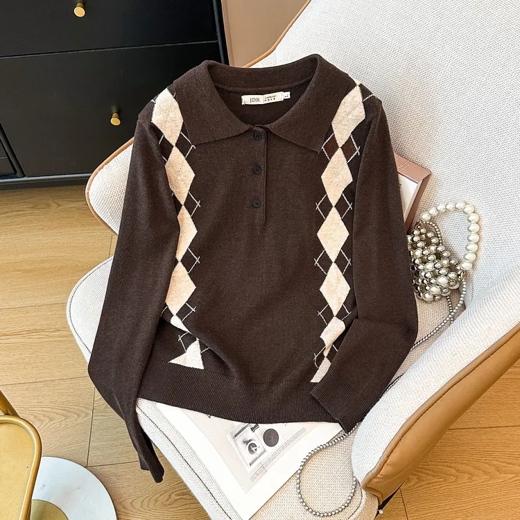 2025秋冬大码撞色菱格设计感polo领针织衫女宽松显瘦减龄打底上衣