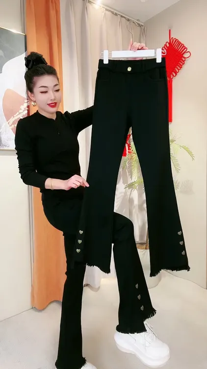 2025年秋冬新款水洗渐变色牛仔裤小众高级感遮肚子显瘦洋气微喇裤