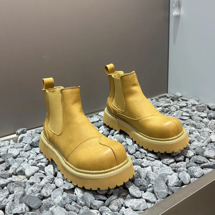 男靴2025厚款增高切尔西靴一脚蹬高帮大头素面皮革拼接轻便马丁靴