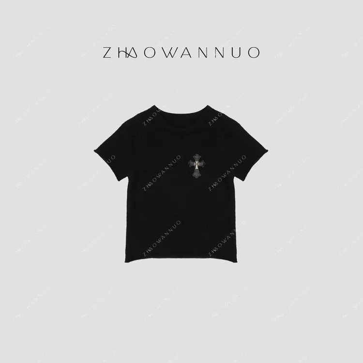 ZHAO WANNUO 丨克罗高弹磨毛皮饰十字架羊毛短袖T恤NC0321