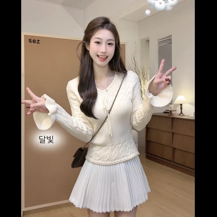 镂空肌理V领绑带荷叶袖纯欲风收腰显瘦毛衣针织上衣