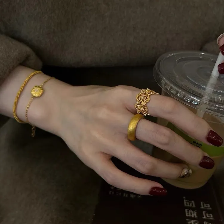 铜合金戒指 金色点钻镂空蕾丝拉丝时尚素圈戒指vintage中古女指环