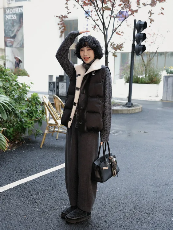  TT设计师【保暖心机】气质时尚高级感简约羊羔毛拼接马甲TT191542