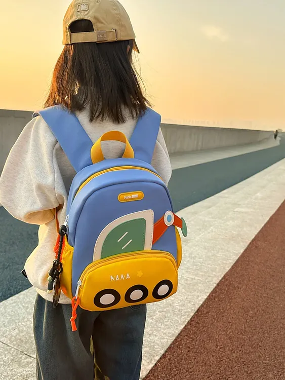幼儿园书包男孩轻便减负护脊防走失女宝入园双肩包挖掘机儿童卡通