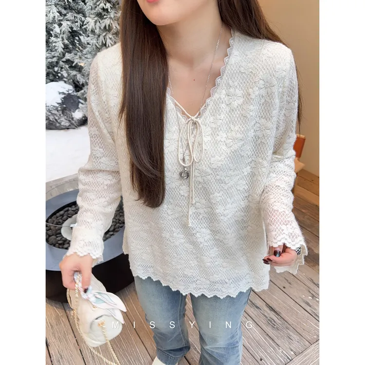 应小姐【内在美】微胖大码女装秋冬法式气质显瘦秋冬镂空打底小衫