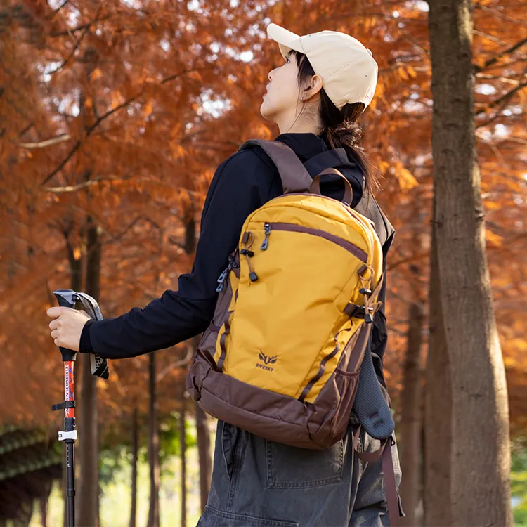 双肩包男女休闲旅游2025背包新款防水轻便运动耐磨户外双肩包