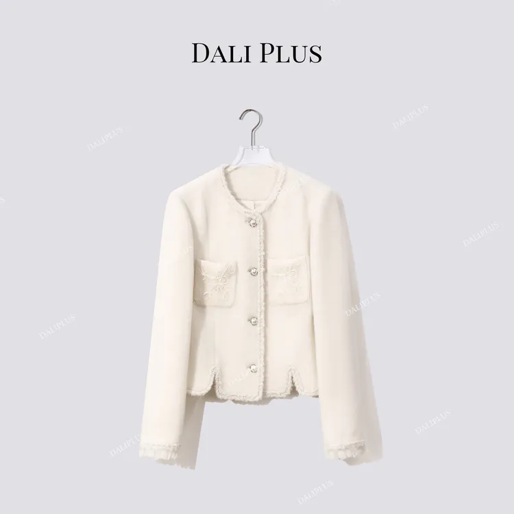 DALI PLUS“20苏力羊驼毛”刺绣口袋香风包边毛呢外套-D5MM2464