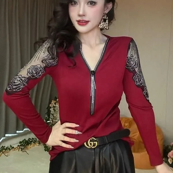 玫瑰性感镂空V领拉链设计款秋季新款洋气显瘦时尚长袖打底衫女