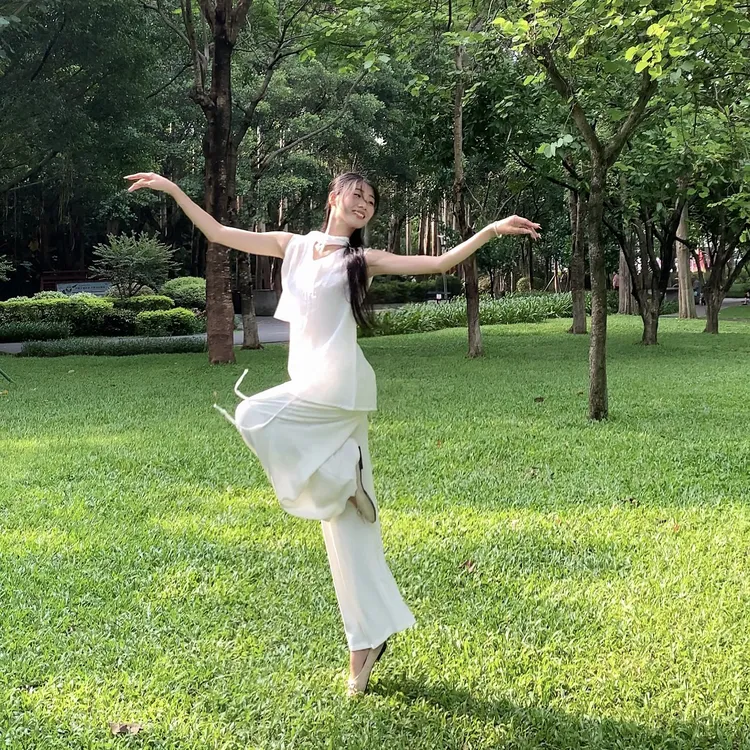 ShiShi天丝皱透气舞蹈服飘带上衣古典舞服现代舞服