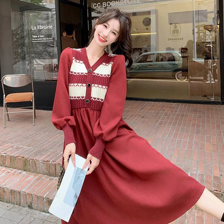 红色喜气灯芯绒针织拼接假两件收腰显瘦中长款连衣裙女2025秋新款