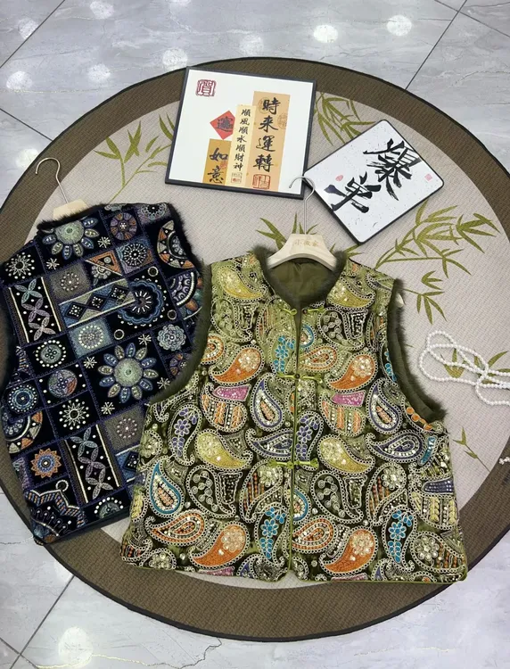 新中式时尚提高级感加棉马甲女冬季复古盘扣无袖外搭上衣洋气唐装