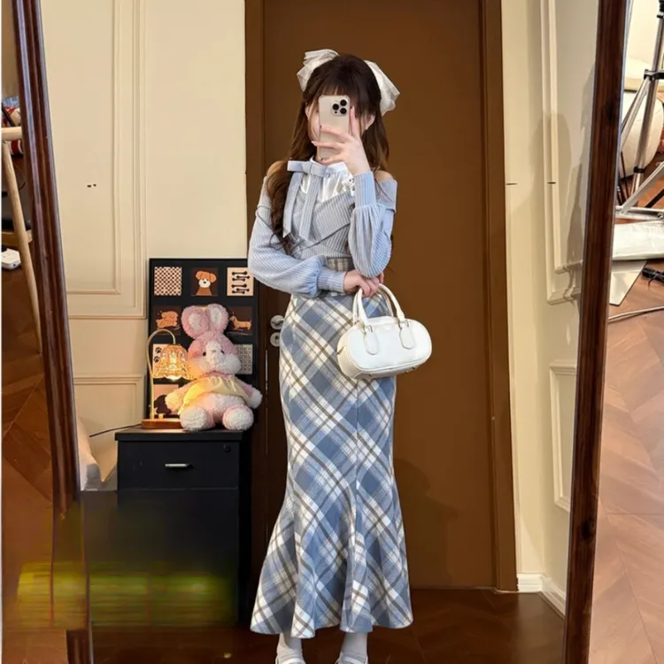 雾蓝小熊千金感格纹包臀半身鱼尾裙女秋假两件蓝毛衣7649诺