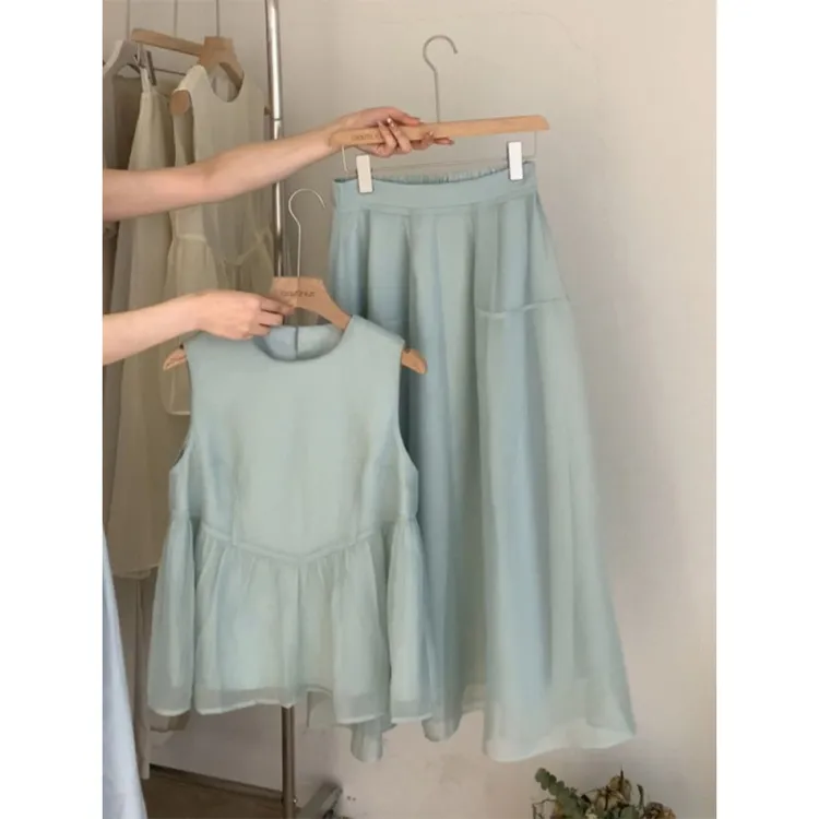 清冷感水蓝色套装夏季新款减龄娃娃衫背心超仙半身裙两件套女 气 