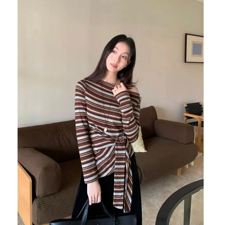 大码女装2025早秋新款撞色一字肩条纹不规则绑带甜辣长袖上衣