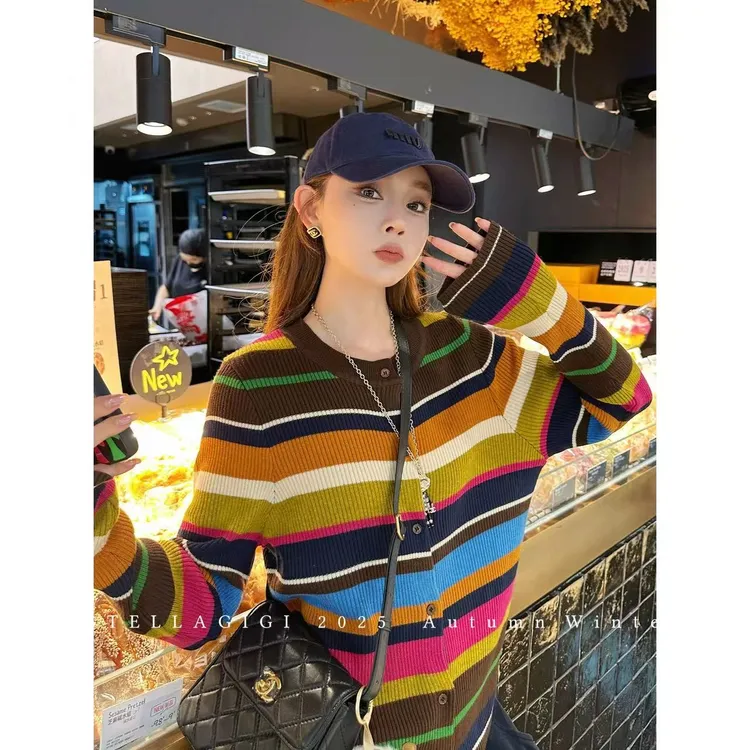 SG / 杨依姗 AW甜趣彩虹糖 彩色条纹圆领长袖针织开衫KS-20252147