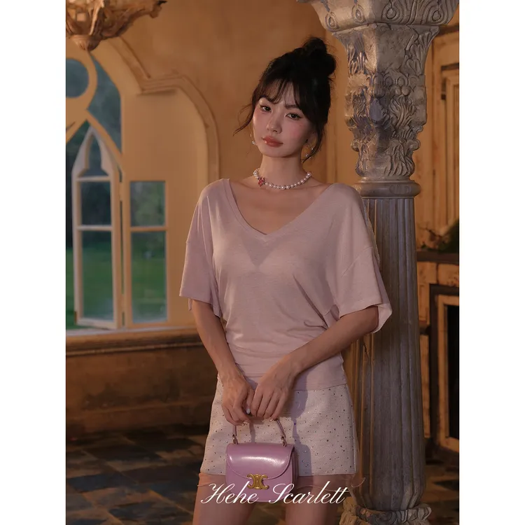 你的呵呵scarlett丨韩系松弛感多色V领后背珠片系带宽松短袖T恤