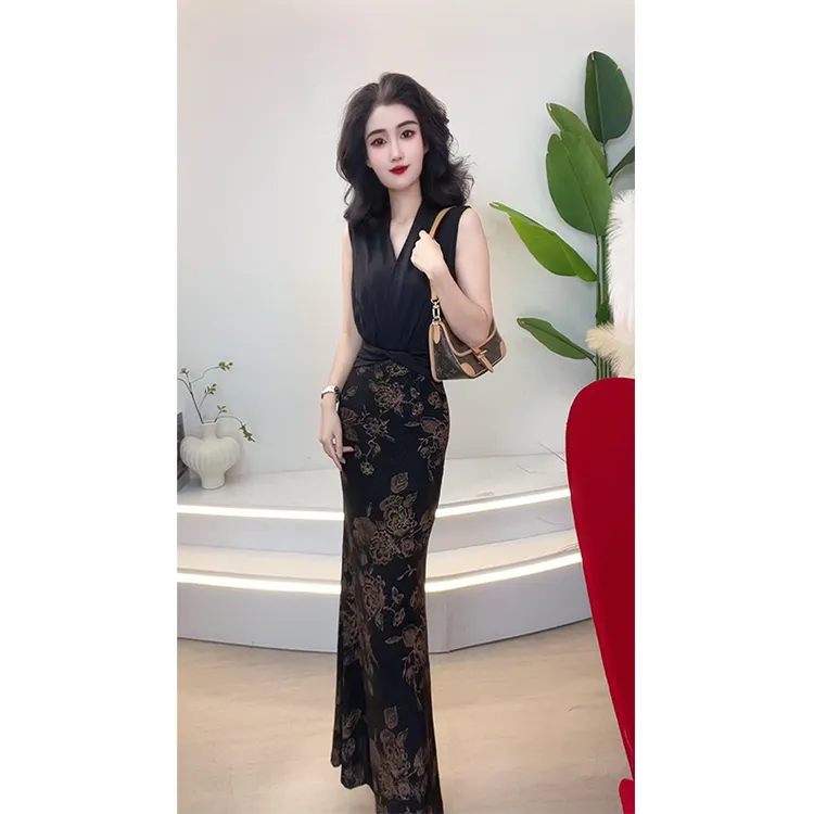 法式气质轻熟风黑色碎花连衣裙女2025夏季独特漂亮高腰长裙9969