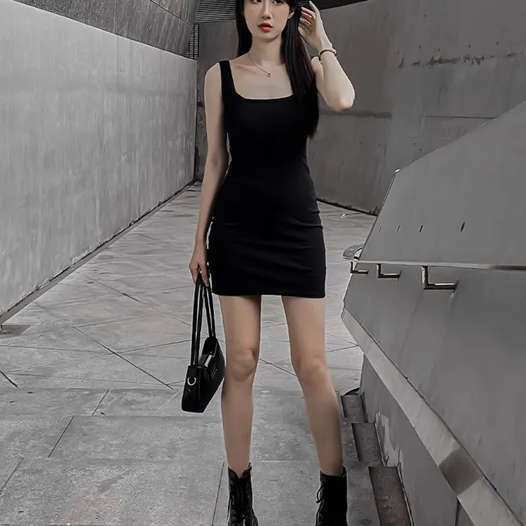 92棉黑色修身吊带背心连衣裙女2025新款夏季修身内搭辣妹包臀裙子