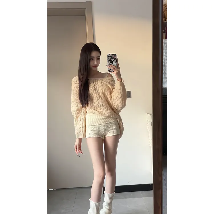 秋冬小个子斜肩长袖毛衣针织衫上衣麻花针织短裤包臀紧身热裤靴裤