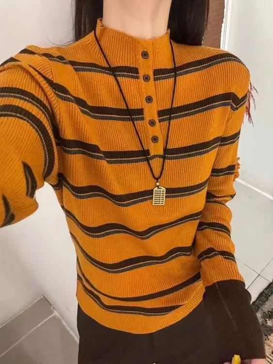 撞色条纹半高领长袖针织打底衫女秋冬修身别致超绝内搭上衣女
