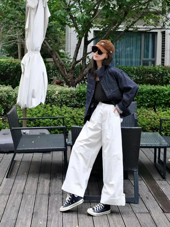 美式复古牛仔外套女秋季时尚休闲立领夹克休闲上衣白色阔腿直筒裤