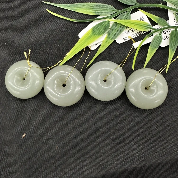 新疆和田玉且末料青白玉卡24到卡25平安扣 多样性发其一百搭时尚