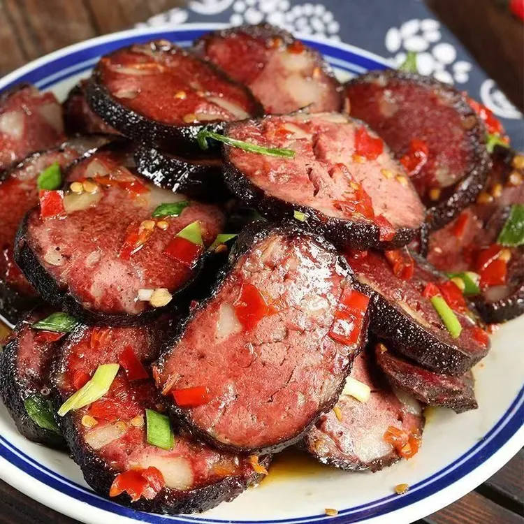 重庆农村猪血粑粑柴火烟熏