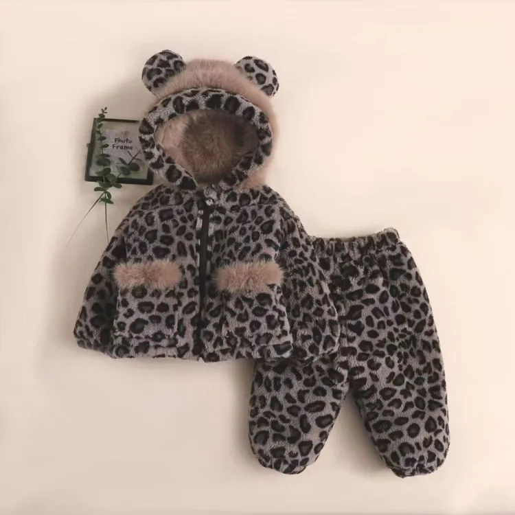 [新品]男女童连帽冬季三层加厚款豹纹套装冬季男女孩外穿保暖套装