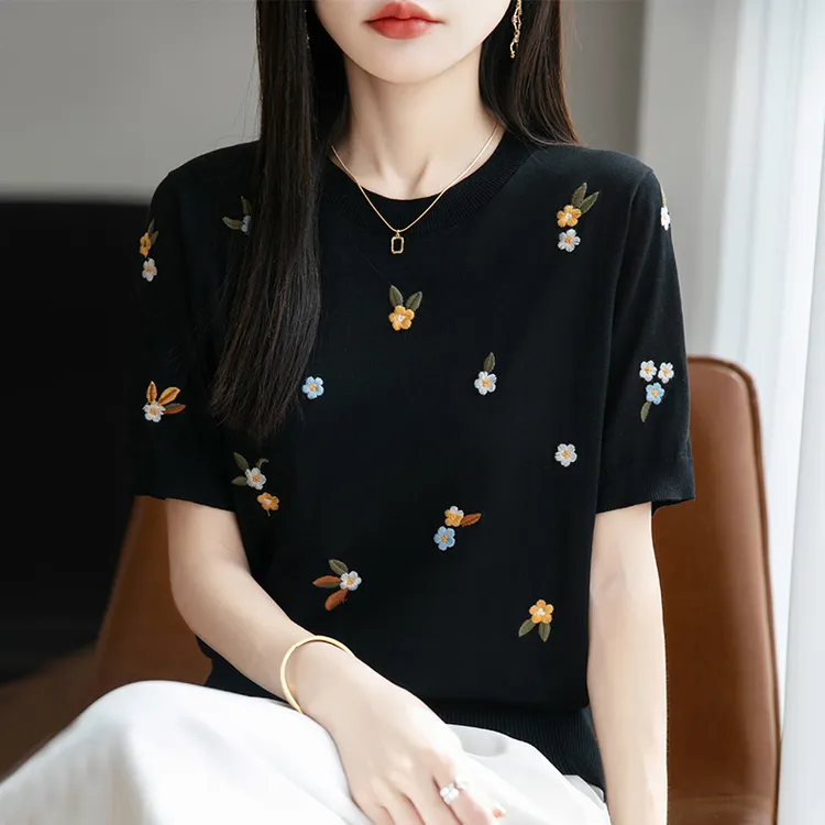 高端微胖mm夏装大码冰丝针织衫女士短袖t恤遮肚子巨显瘦刺绣上衣