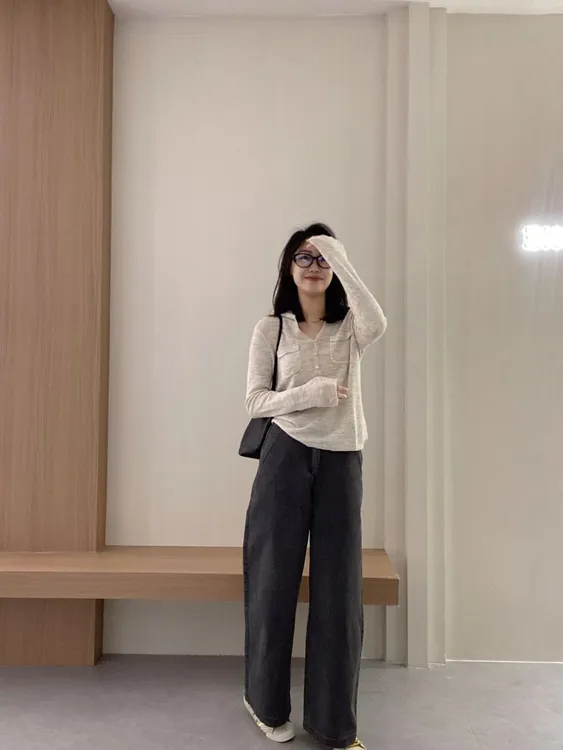 2025秋季新款老钱风简约翻领长袖V领针织衫上衣女百搭直筒休闲裤