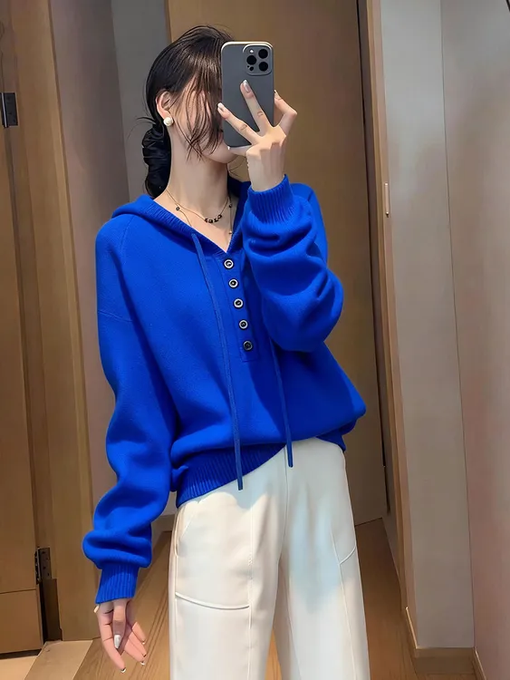 克莱因蓝高级感连帽针织衫上衣女2025秋冬新款独特漂亮半开领毛衣