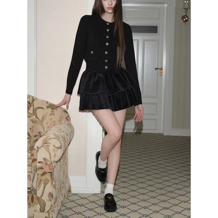 AVENEMENT丝绒a字蛋糕裙/洋气显瘦半身裙短裙蓬蓬裙黑色女秋冬