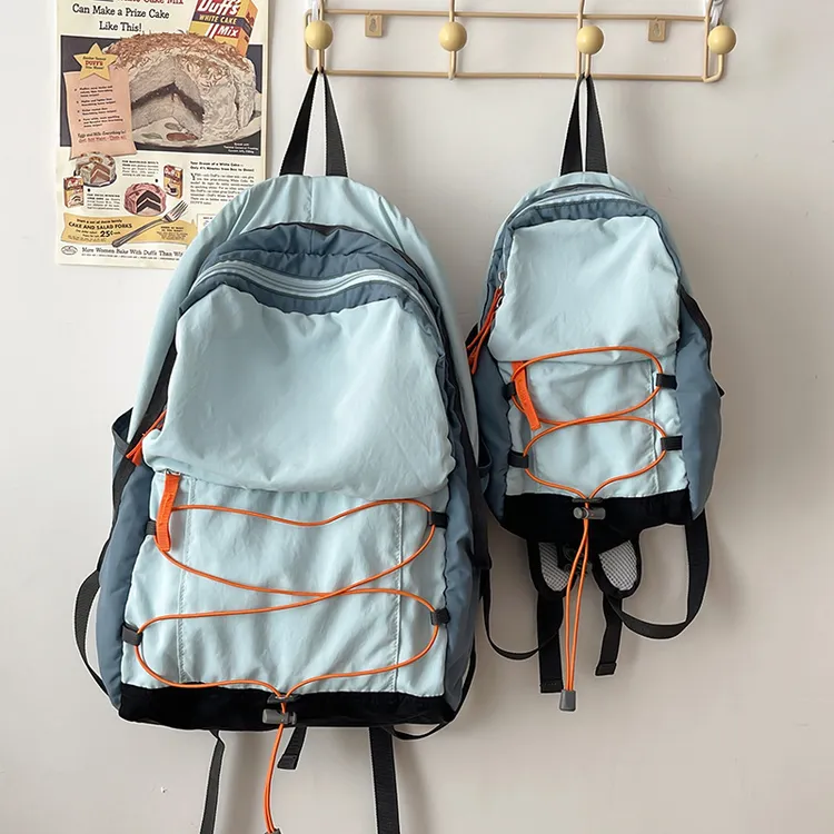 户外旅行轻便女款登山包徒步骑行运动背包春游透气防水超轻牛津布