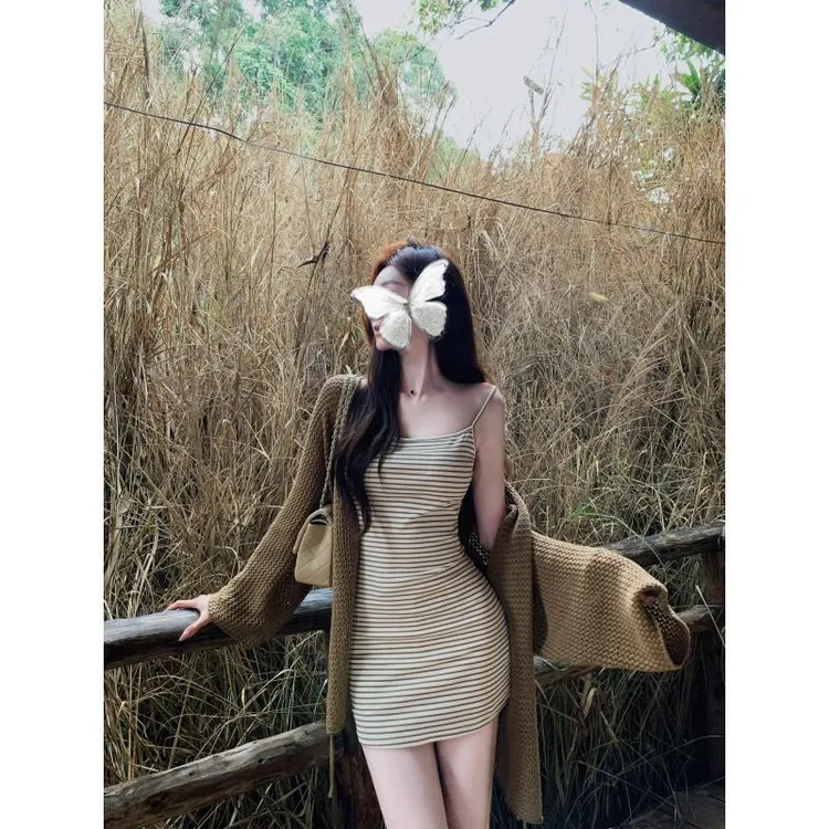 白水女 秋日温柔感 条纹吊带连衣裙女秋性感纯欲气质修身显瘦裙子