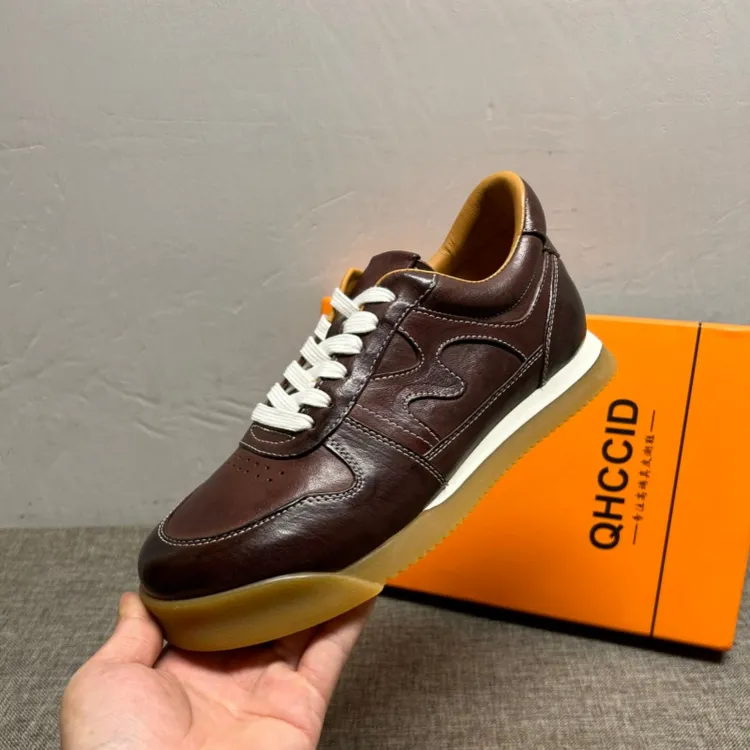 2025秋冬季新款潮鞋男真皮时尚复古休闲鞋男潮流透气板鞋子男皮鞋