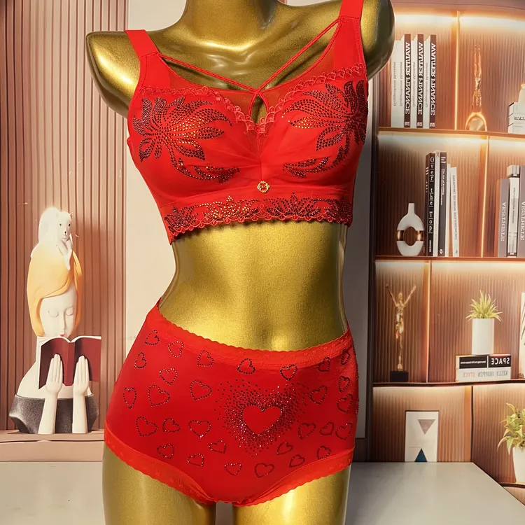 0021iq kiyim 新款内衣套装性感女士红色舒适美背聚拢薄款新娘