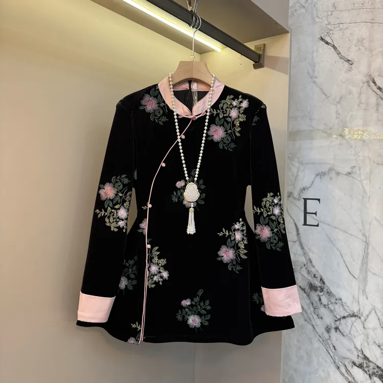 2025欧货洋气新款国风宽松气质精致刺绣设计感大码显瘦上衣24133
