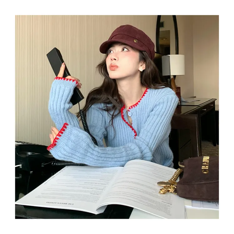 2025秋冬新款洋气拼色花边不规则侧扣设计感毛衣开衫女显瘦针织衫