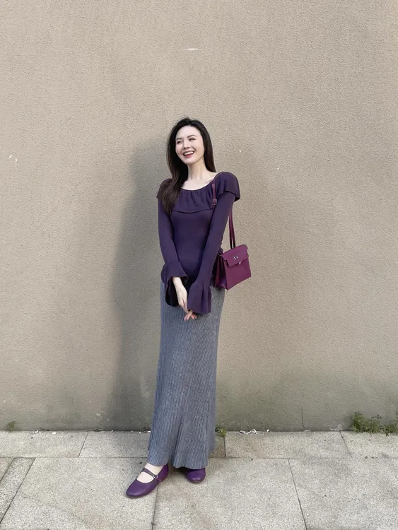 韩系紫色一字肩针织女春季设计感露肩绝美上衣百搭高腰半身裙套装