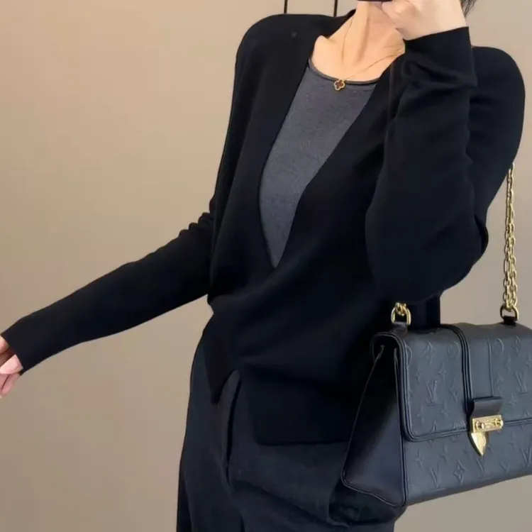 今年流行穿搭2025秋冬新款温柔风拼色拼接毛针织衫假两件长袖上衣