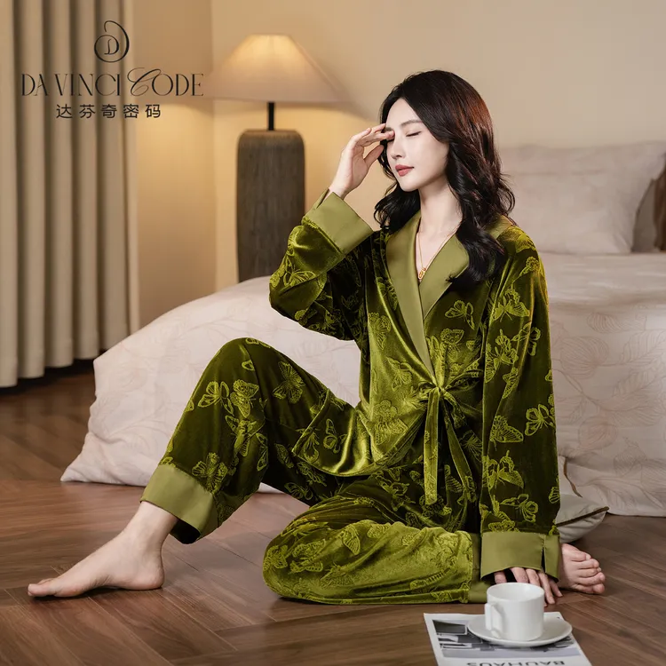 达芬奇密码睡衣女士新款蝴蝶金钻绒套加厚长袖秋冬家居服保暖套装